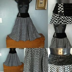 For The Republic Skirt Sz 4 Black White Wool Blend